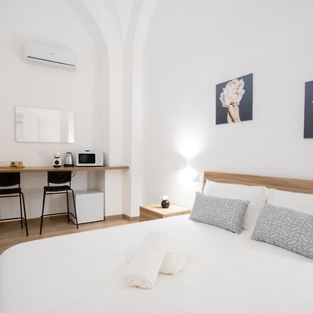 La Pigna Hotel Bari Exterior photo
