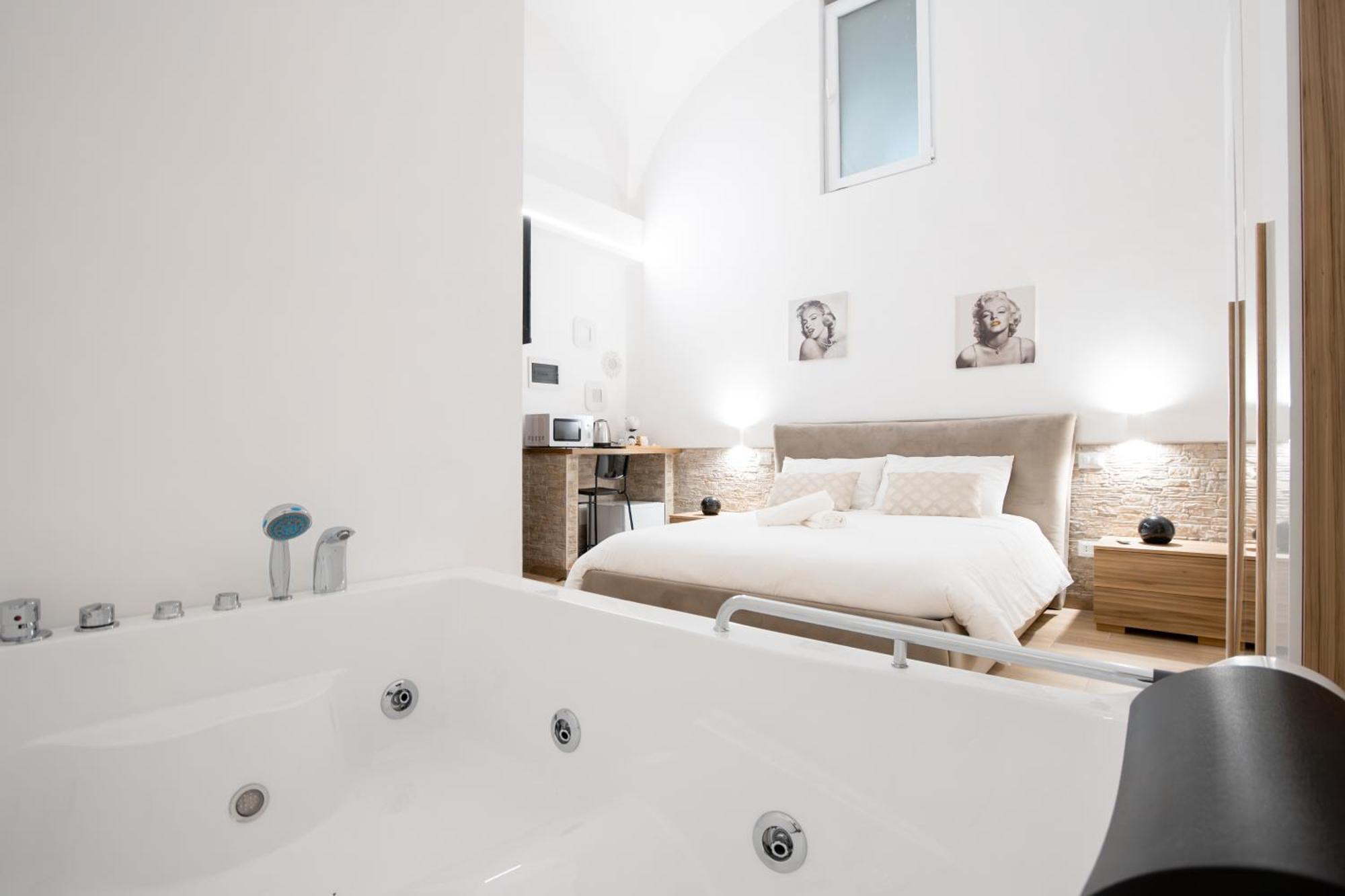 La Pigna Hotel Bari Exterior photo