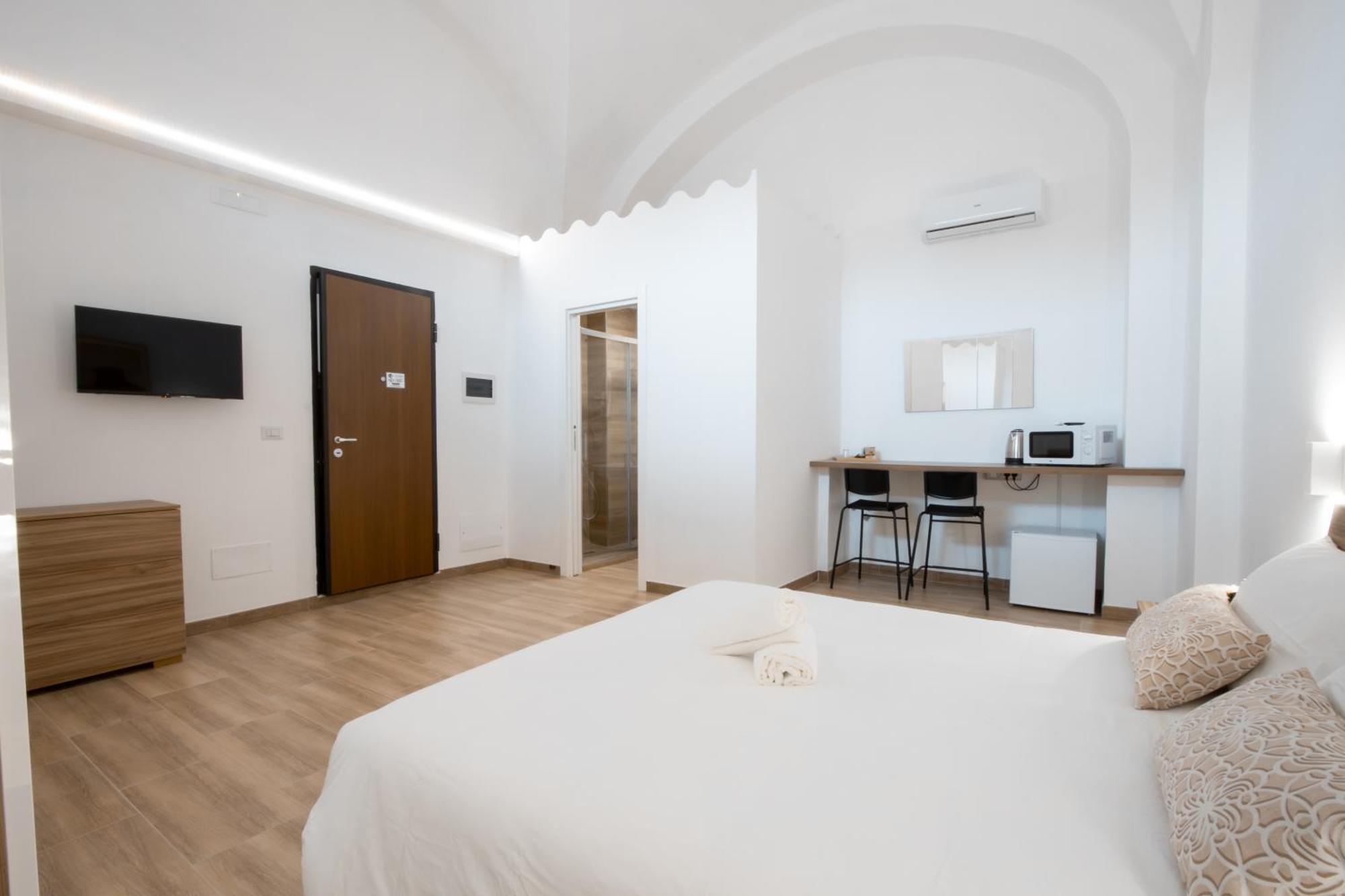 La Pigna Hotel Bari Exterior photo